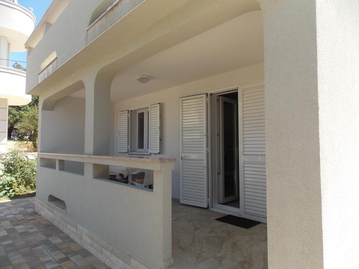Apartments Fila Novalja Exterior photo